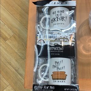 Friends 2 mugs with a latte mix included